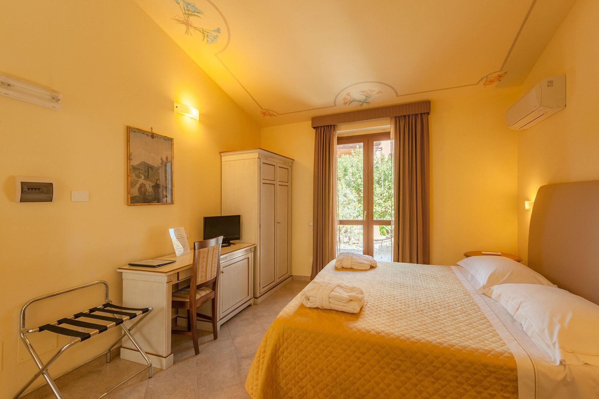 Hotel Saturno Fonte Pura Saturnia Exteriör bild