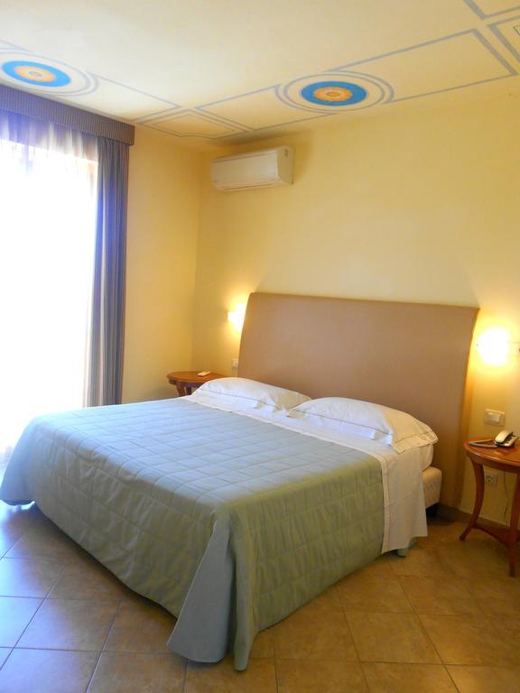 Hotel Saturno Fonte Pura Saturnia Exteriör bild