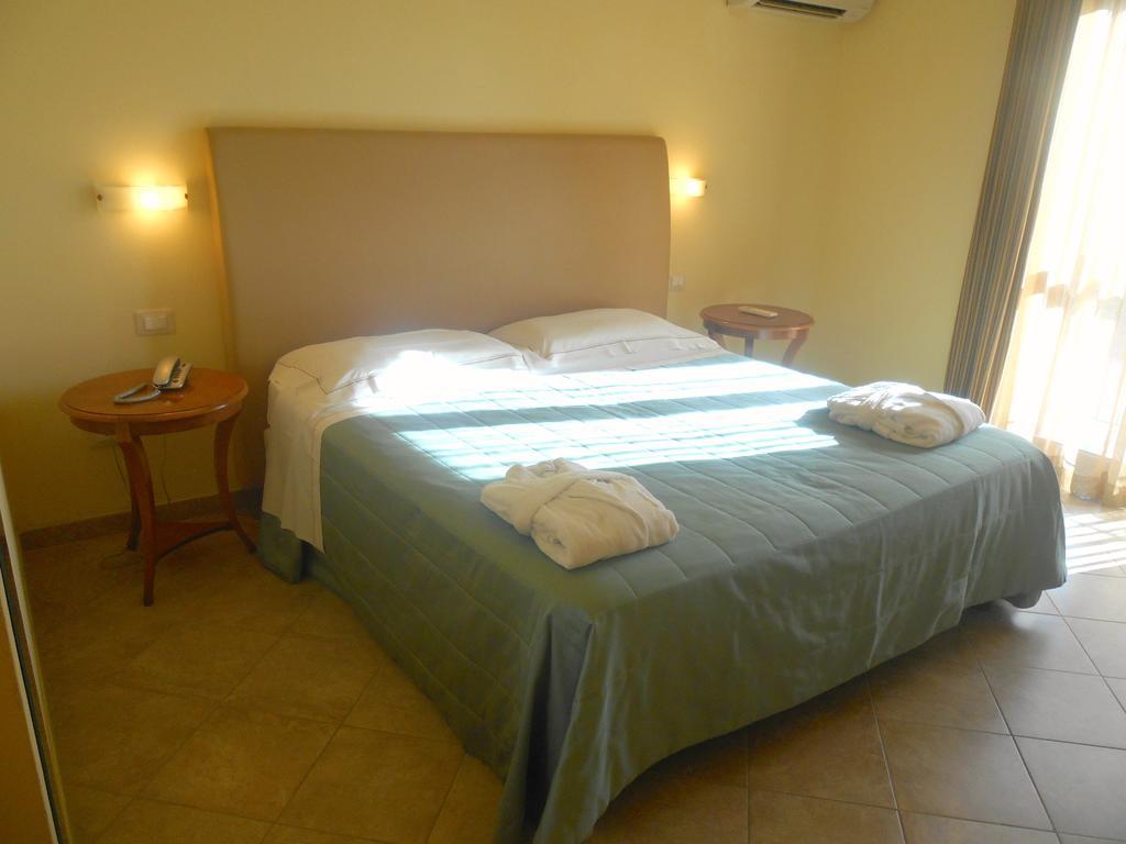Hotel Saturno Fonte Pura Saturnia Exteriör bild